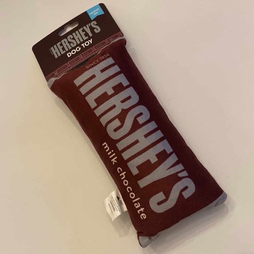 Hershey's NWT Chocolate Bar Plush Velour Dog Chew Toy Crunch Sound Brown White L